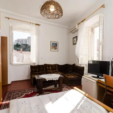 룸스 파일 게스트하우스 3*